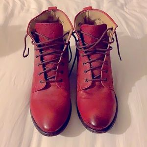 Frye 77335 - Red- Carson Lace Up